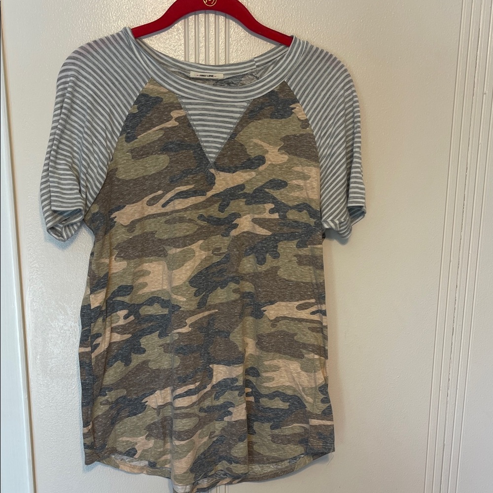 Striped Sleeve Camo Short Sleeve Tee - Green  Top Bundle